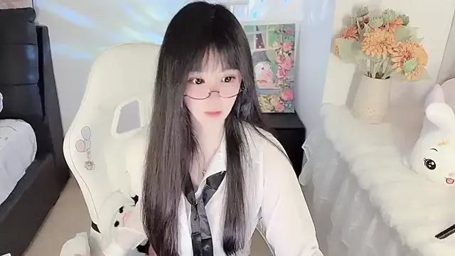 yuii-7 on StripChat 