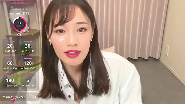 yuu-chan_ on StripChat 