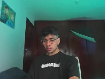 andy_coxs2 — SHOW CUM  #cum #bigcock  #lovense #18 #gay [666 tokens remaining]