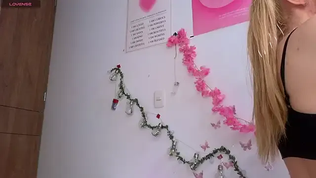 dakotha_90 — Disappear two dildos and squire